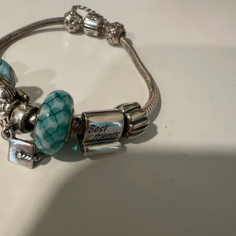 Pandora Silver Bracelet with 5 charms - Picture 4 of 5
